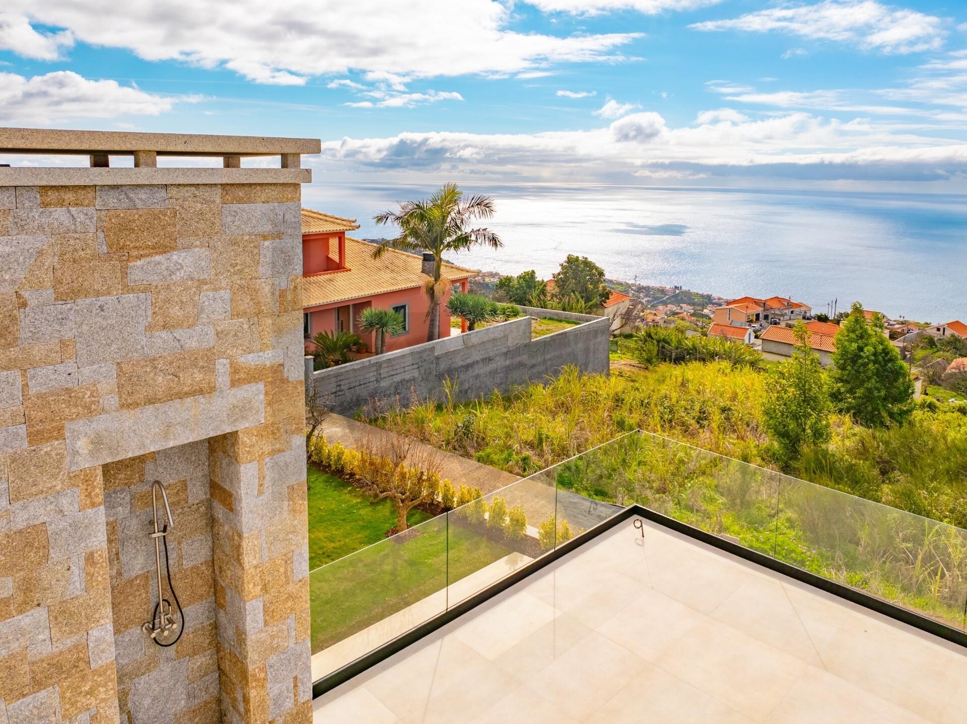 438f46e9-e1c2-4d37-9109-dd6f67b4b706