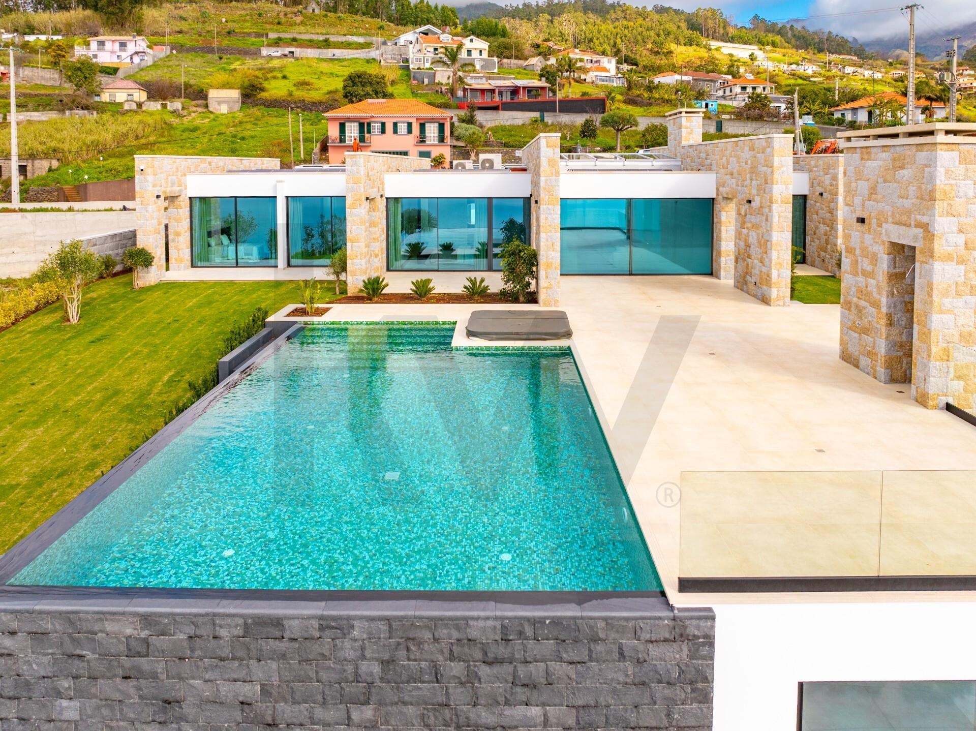 8cd1305f-5c6c-4a0e-b106-cf0ee2162280