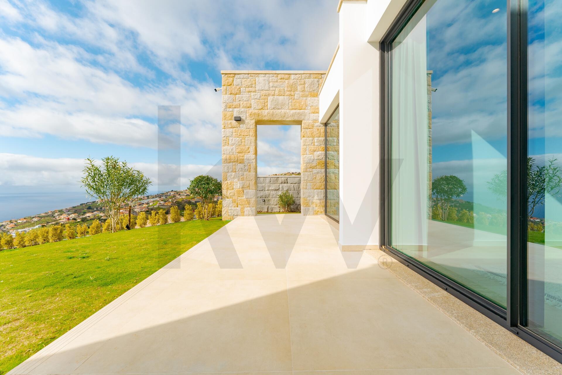 a15b3512-46bc-4945-ba04-e2e02c45dde8