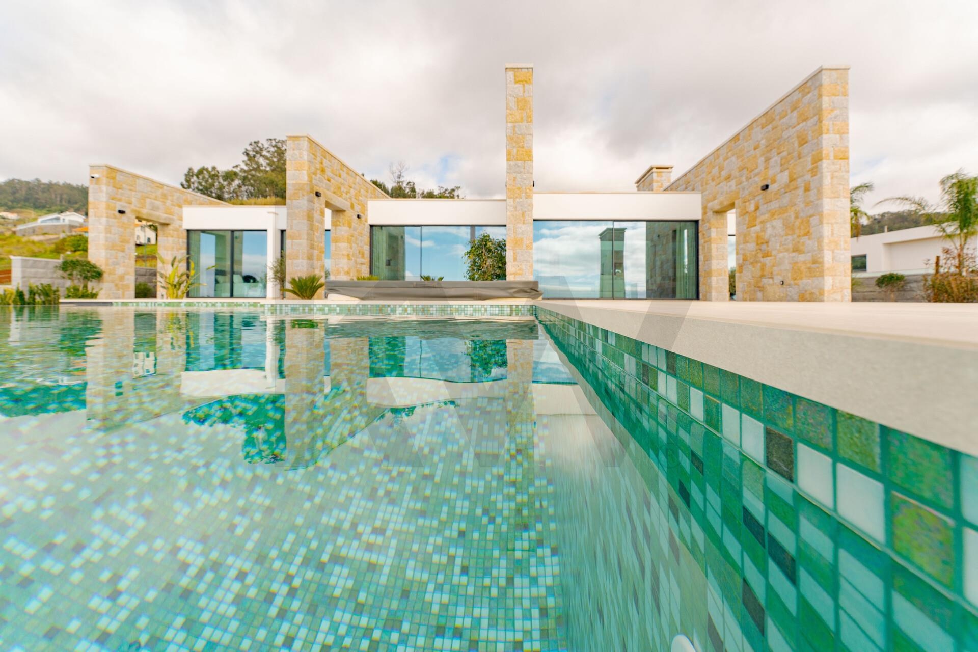 a6cb98e1-86c7-466f-b6ba-716dec85e84a